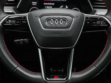 Audi Q8 e-tron - 10