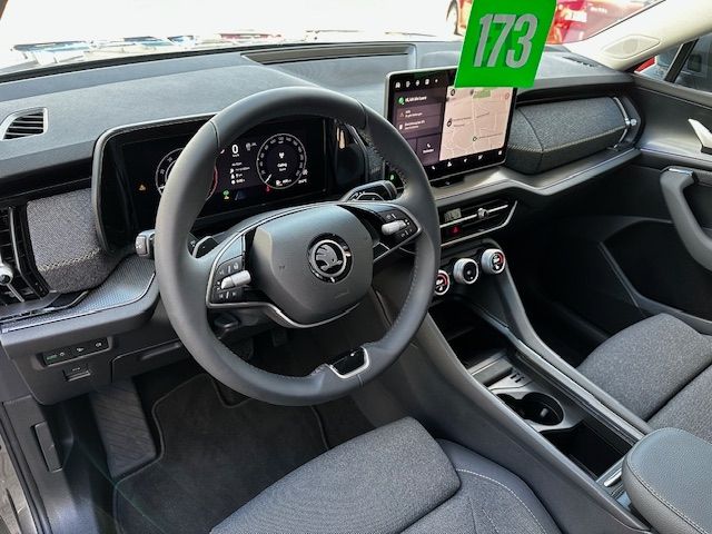 Kodiaq Selection 2.0 TDI DSG NAV;MATRIX;SHZ;ACC;