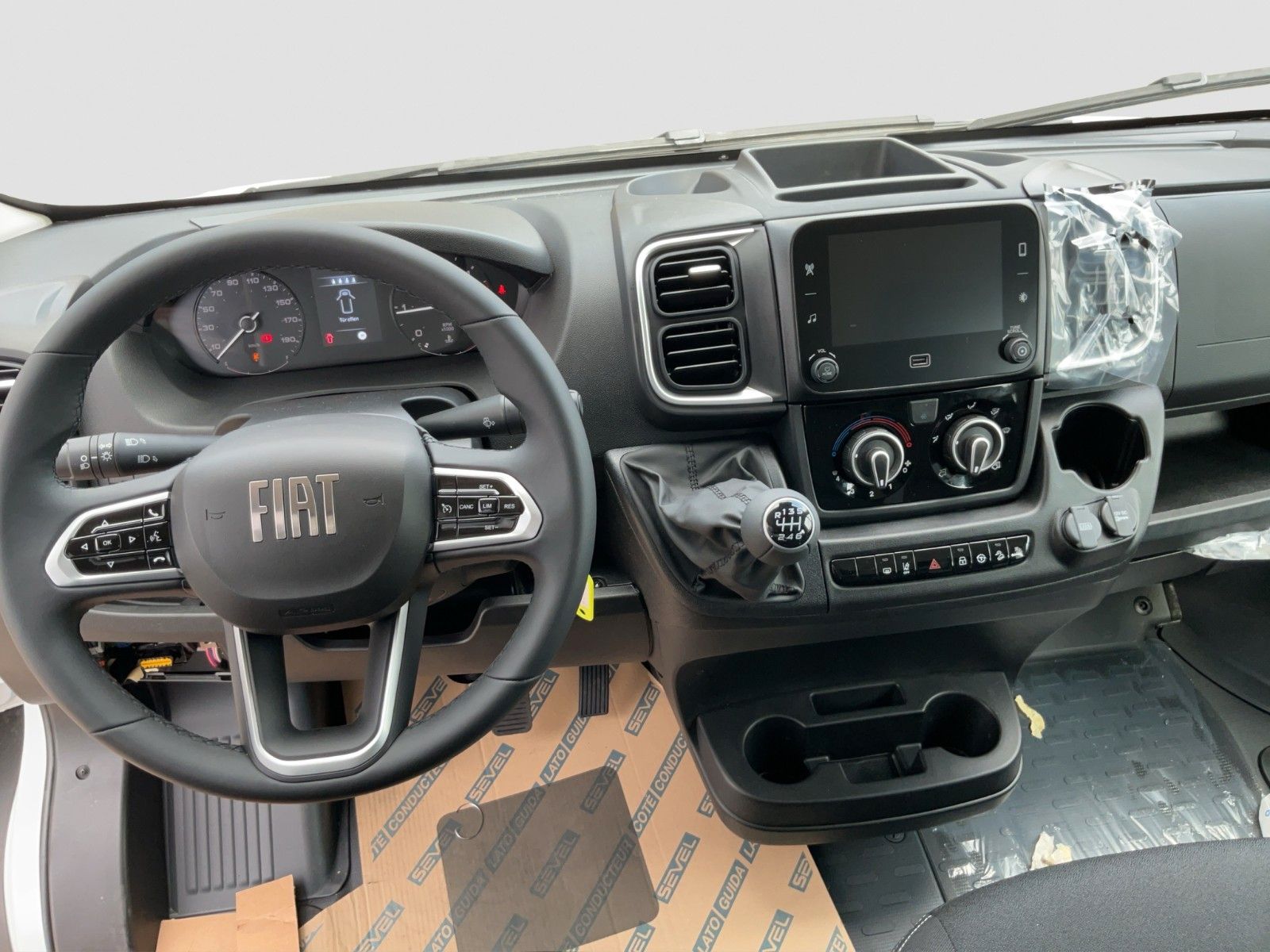 Fahrzeugabbildung Fiat Ducato Doka Pritsche L4 140MJ Kamera Klima