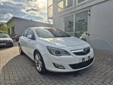 Opel Astra J Lim. 5-trg. Sport - Opel Astra aus 2010 mit Diesel-Antrieb