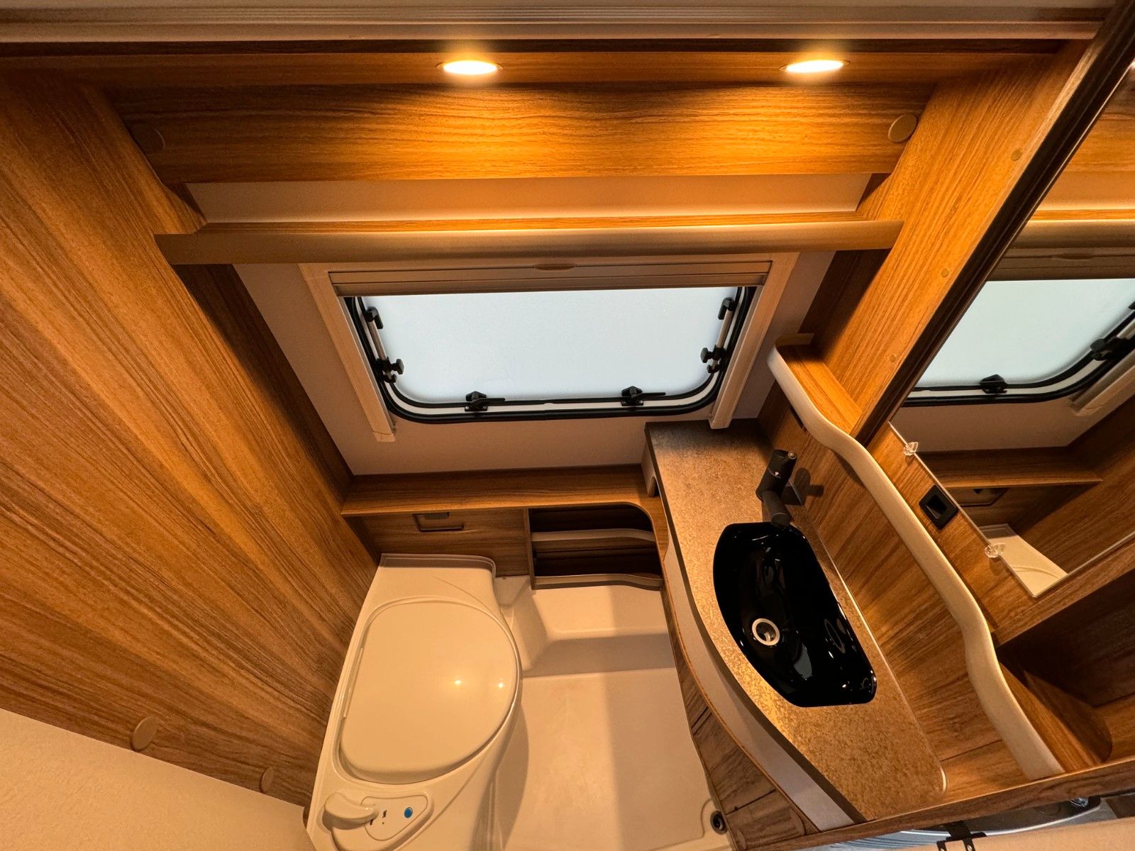 Fahrzeugabbildung HYMER / ERIBA / HYMERCAR Eriba Touring 560  - 9.099€ SPAREN!