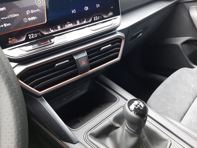 Fahrzeugabbildung Cupra Leon 1.5 TSI Kamera ACC LED 18" Alu SitzHz