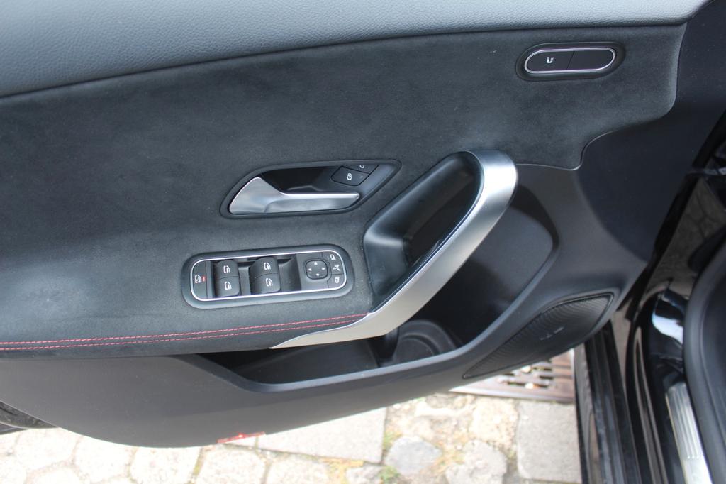 Mercedes-Benz A 35 AMG