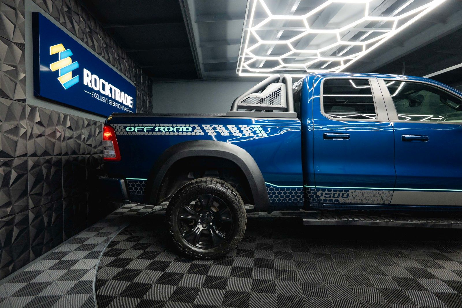 Fahrzeugabbildung Dodge RAM 5.7 V8 HEMI 4x4 BLUE EDITION Offroad LONGBED