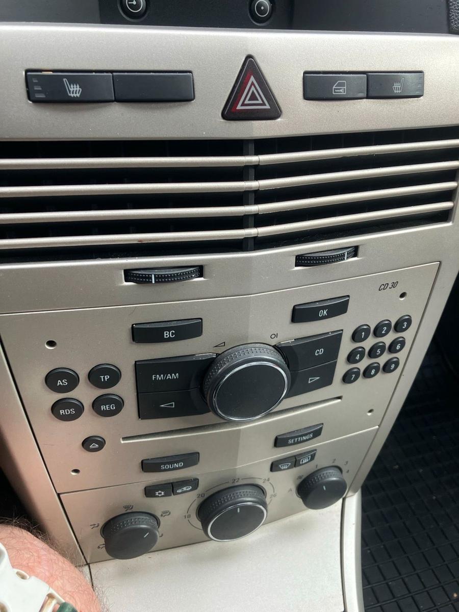 Opel Astra 2008 — photo 13