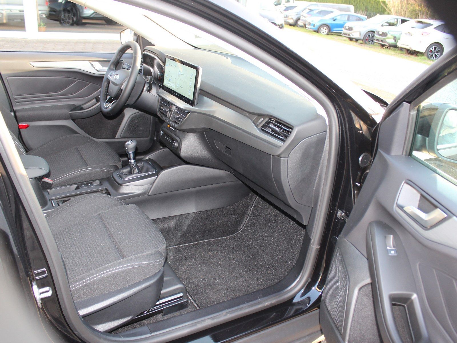 Fahrzeugabbildung Ford Focus Titanium 1,0 EcoBoost MildHybrid