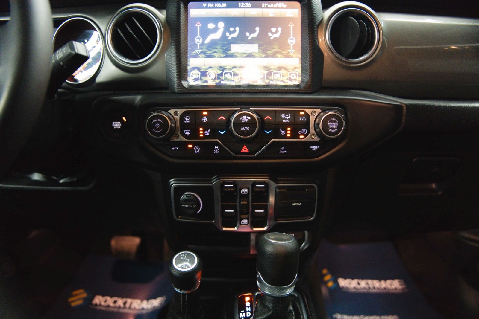 Fahrzeugabbildung Jeep Wrangler 3.6 V6 UNLIMITED SAHARA OFFROAD 4x4 LED