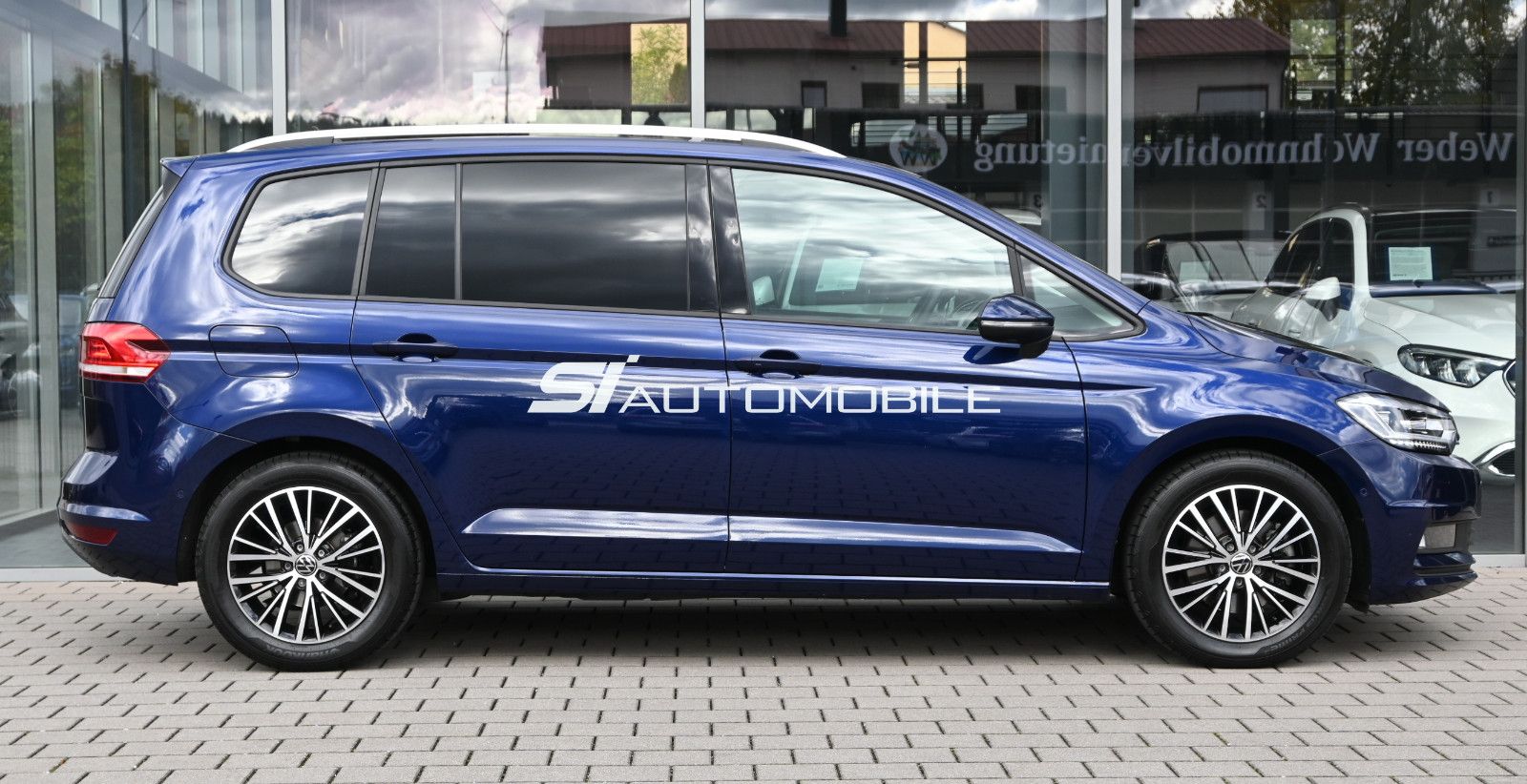 Fahrzeugabbildung Volkswagen Touran 1.5 TSI DSG °ACC°AHK°DYNAUD.°ERGO°STANDHZ
