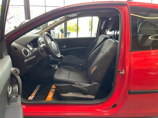 Renault Clio III Dynamique MOTOR- UND GETRIEBSCHADEN