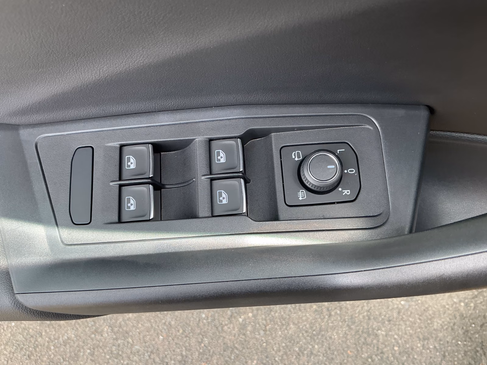 Volkswagen T-Roc Cabriolet R-Line DSG Carplay Navi Kamera, миниатюра 27