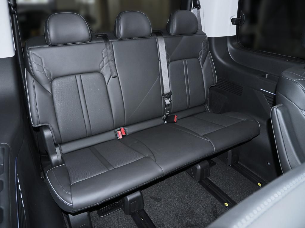 Fahrzeugabbildung Hyundai STARIA HEV 7-Sitzer Signature 360 4xSHZ ACC AUT