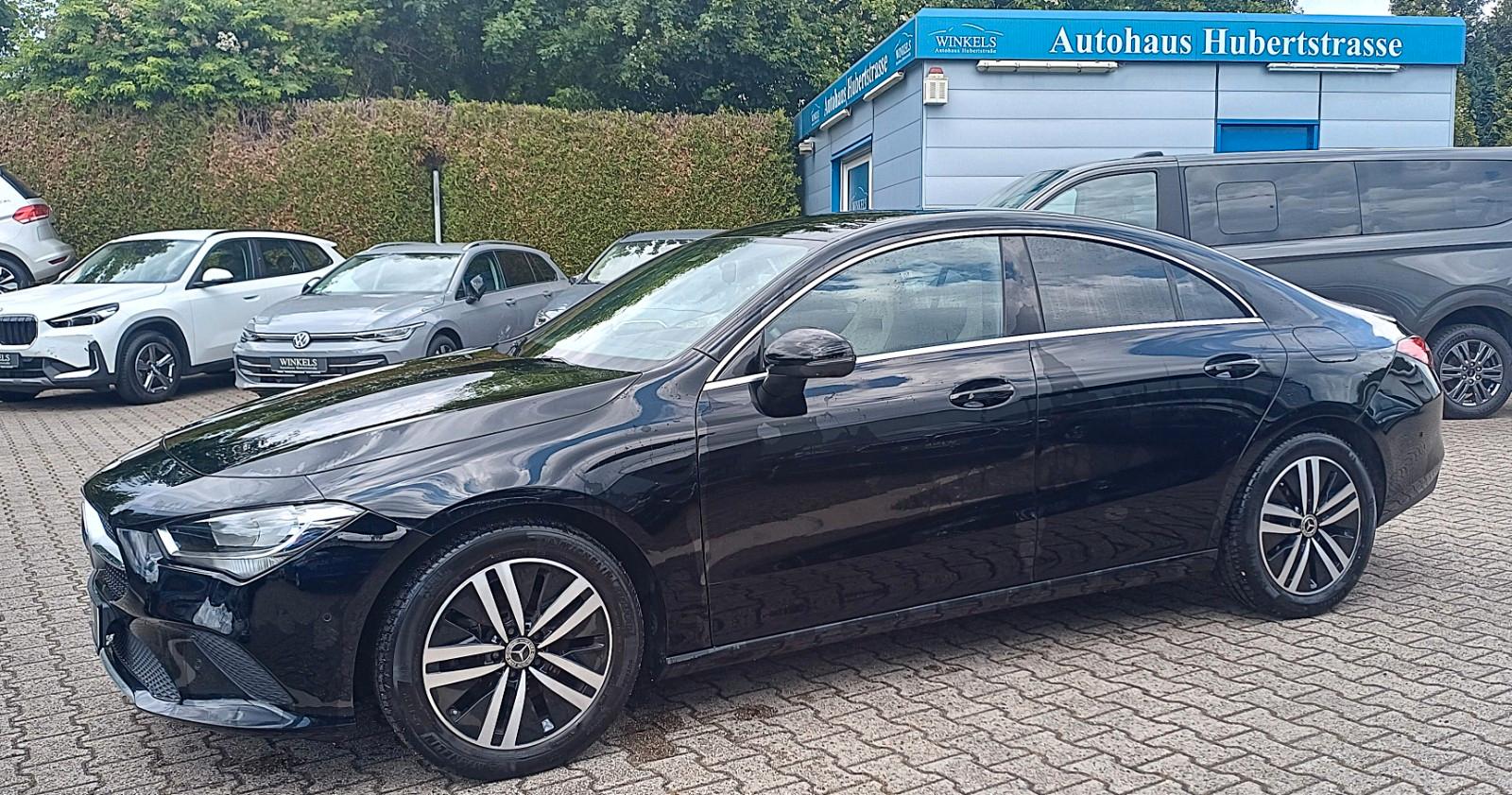 Mercedes-Benz CLA 180 Limo-Klimaaut-Navi-Leder-Standheizg-Alu