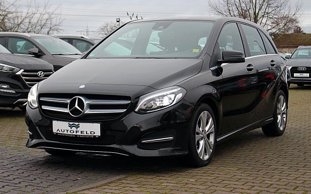 Mercedes-Benz B 180/SHEFT/LED/TEILLEDER/NAVI/F1/PDC/BT/SHZ/