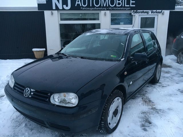 Volkswagen Golf 1.6 Trendline 4-Tür