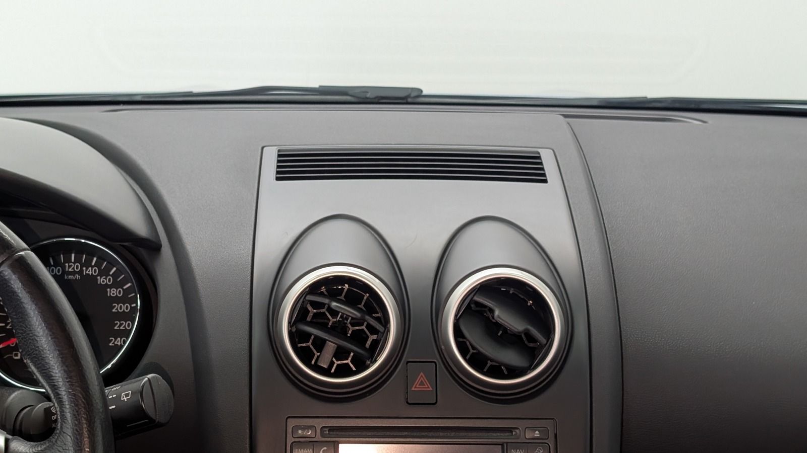 Fahrzeugabbildung Nissan Qashqai+2 2.0i 4x4 * AHK * Navi * Pano Acenta 7-