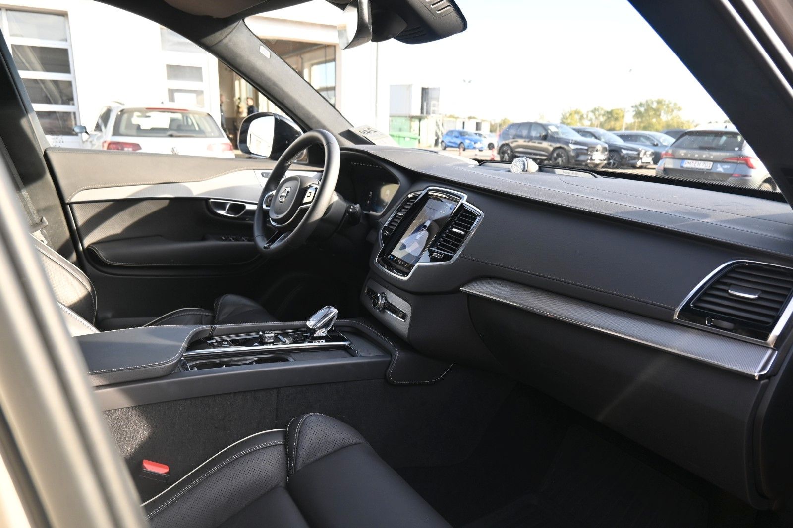 Fahrzeugabbildung Volvo XC90 T8 AWD Ultimate Dark*STDHZG*360°*LUFT*0,5%