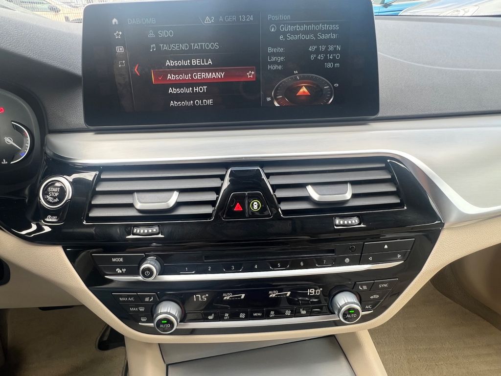 BMW 530 Baureihe 5 Touring 530 i xDrive Sport Line BMW 530 Baureihe 5 Touring 530 i xDrive Sport Line
