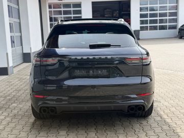 Porsche Cayenne - 8