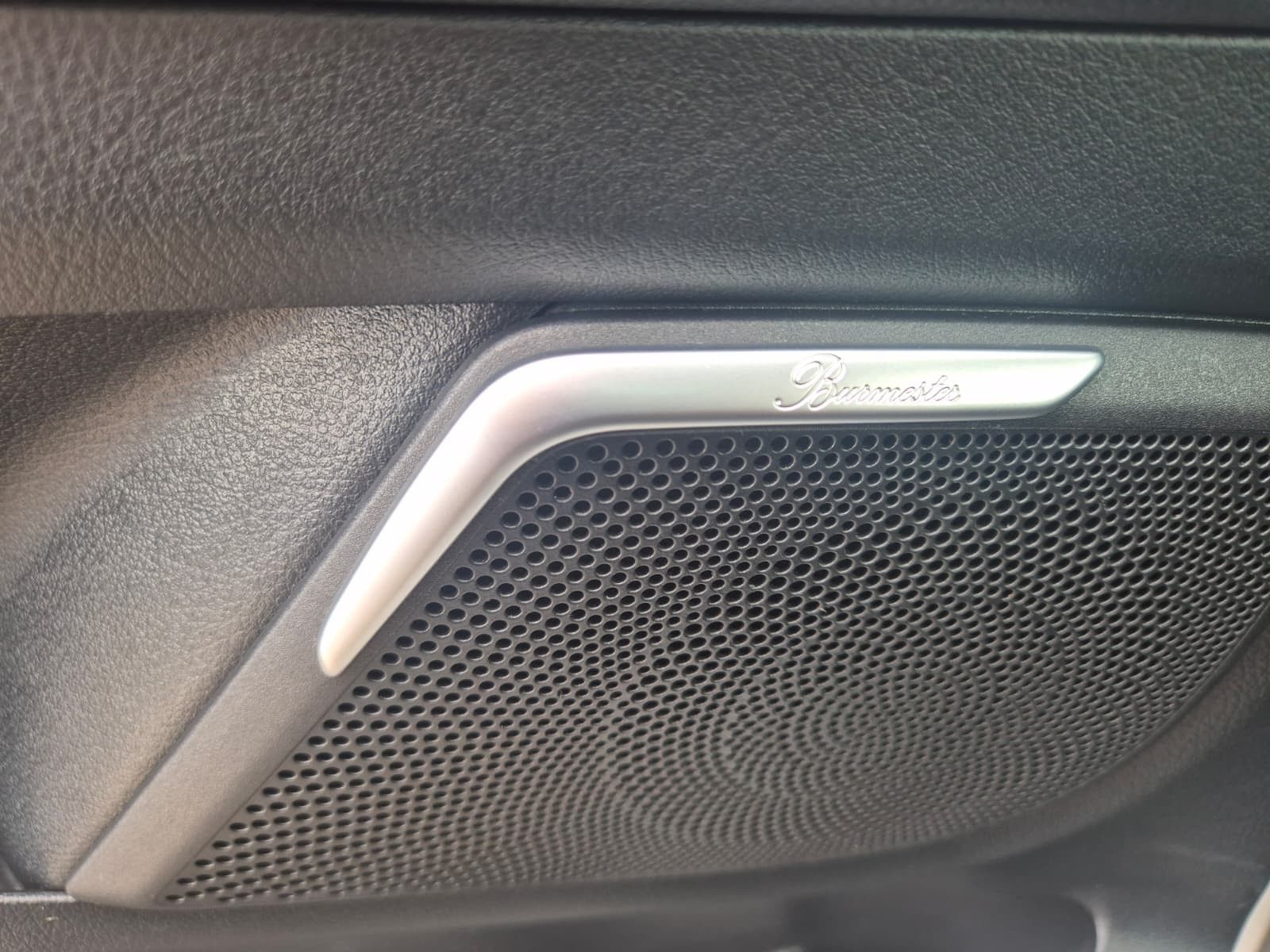 Fahrzeugabbildung Mercedes-Benz V 300 d 4MATIC lang AMG PANO*Mittelkonsole*AHK