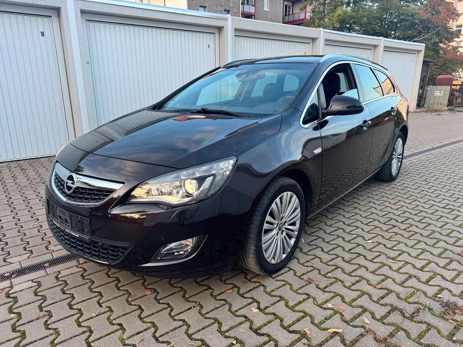 Opel Astra, 2011