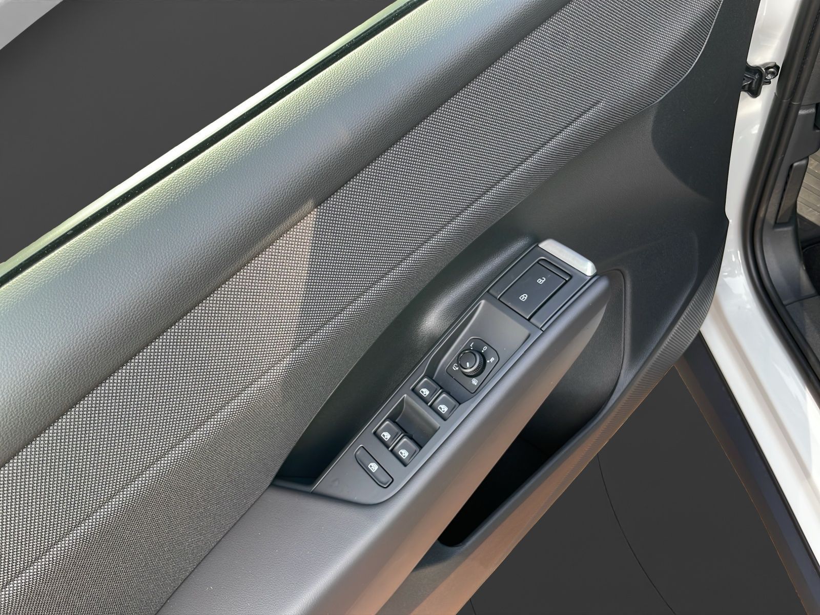 Volkswagen T-Roc - Bild 12