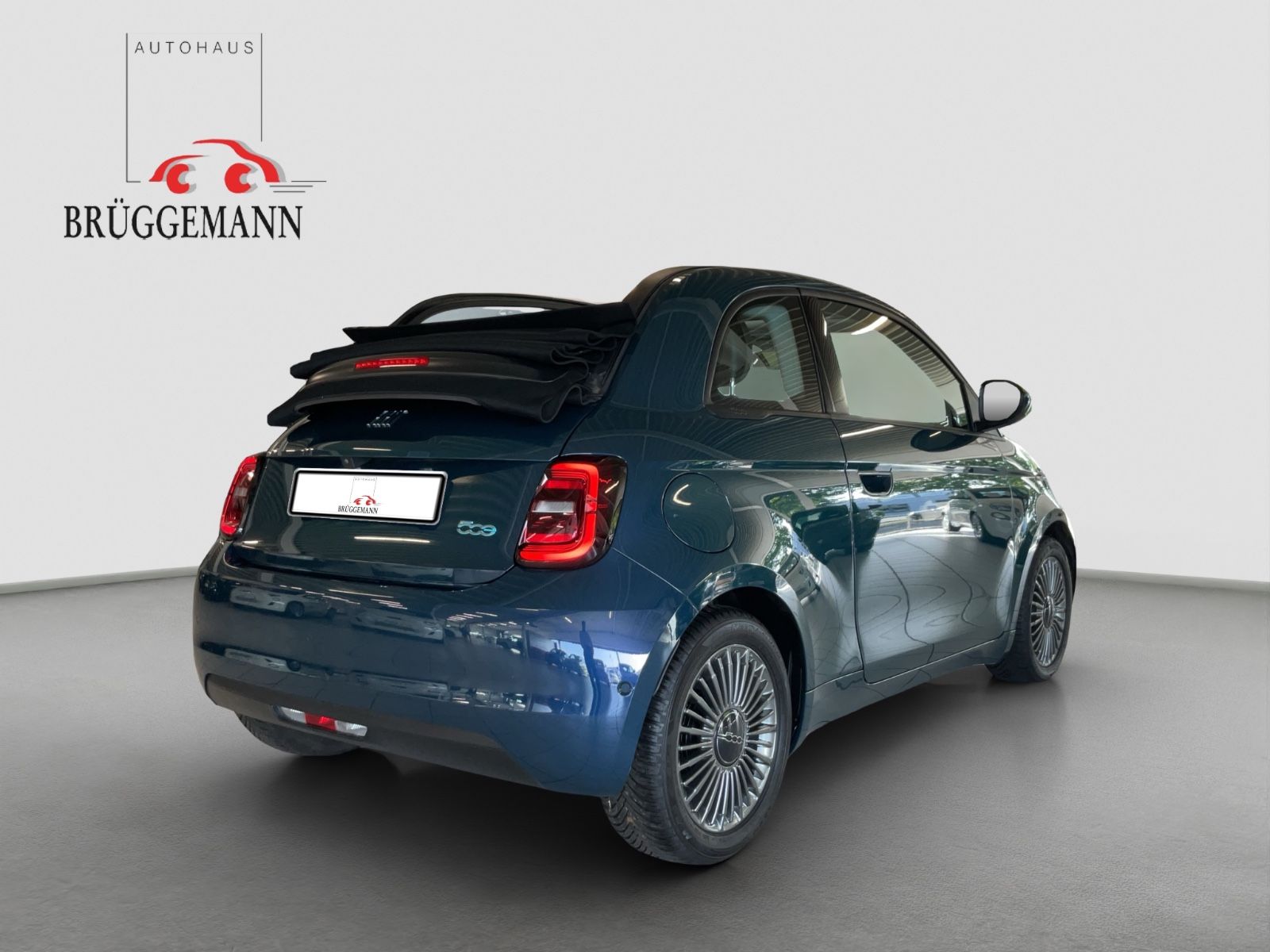 Fahrzeugabbildung Fiat 500e Cabriolet Icon + Kamera, LED, Sitzheizung