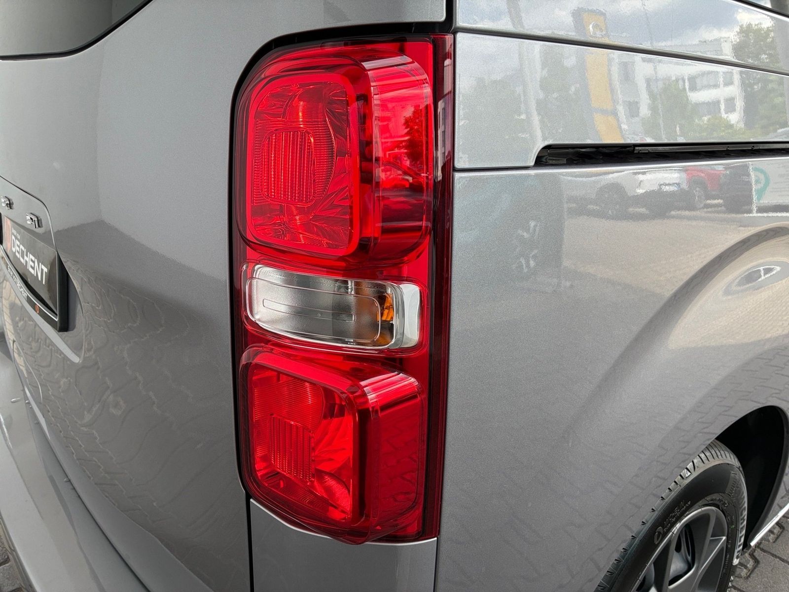 Fahrzeugabbildung Opel Zafira Life 2.2 Diesel (L2) Edition M Kamera,LED