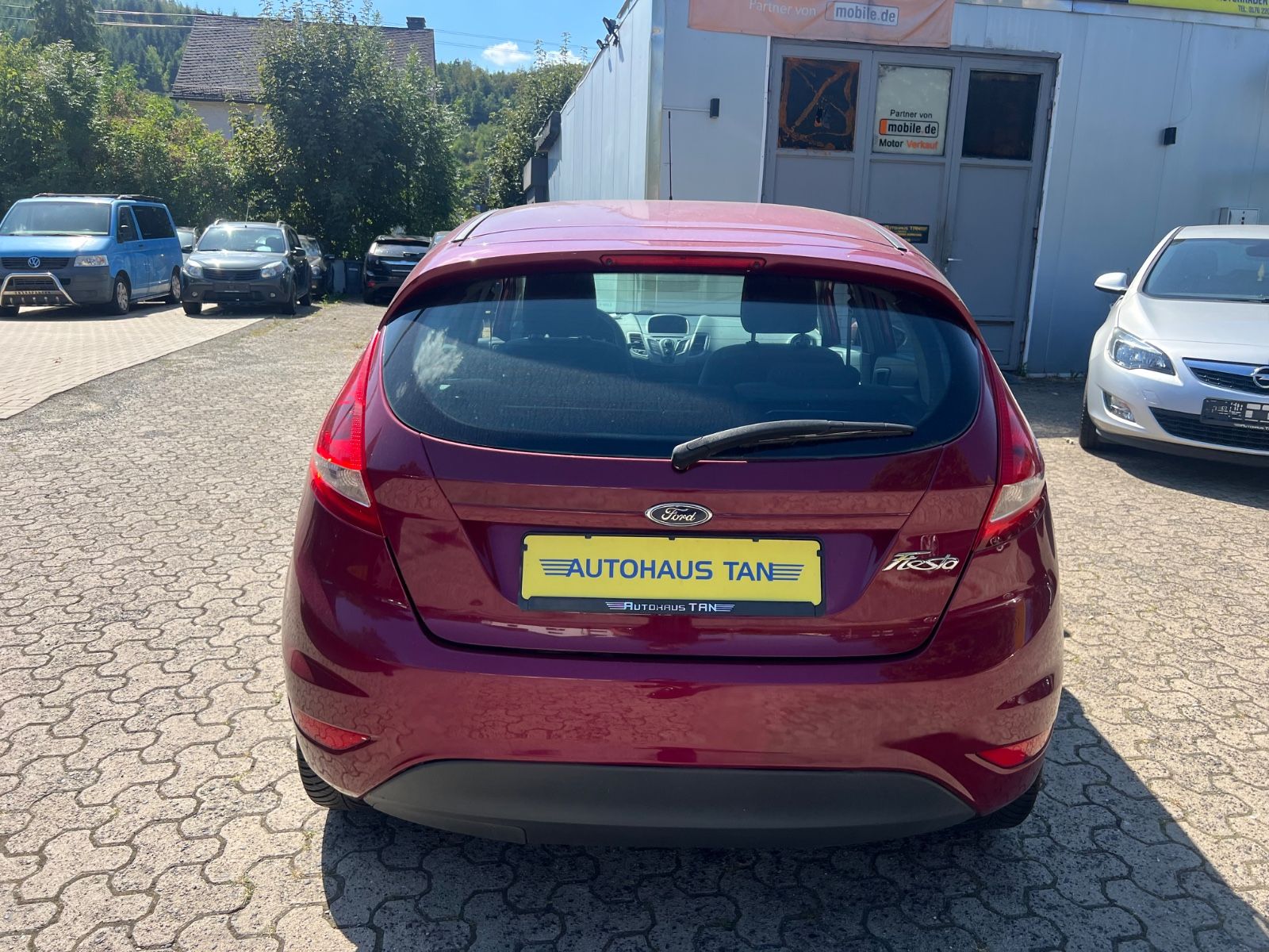 Fahrzeugabbildung Ford Fiesta Sonderlack * 2.HAND * TÜV NEU *