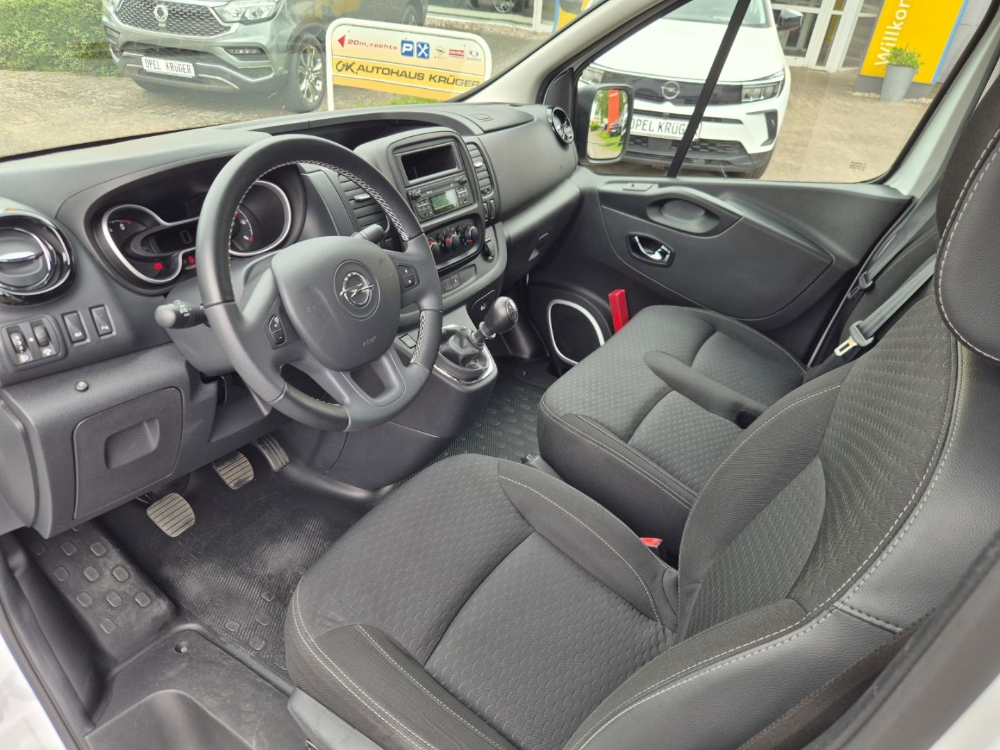 Fahrzeugabbildung Opel Vivaro B Kasten Kombi Combi L2H1 2,9t