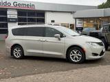 Chrysler 3.6l V6 Pacifica Limited S + Entertainment - Chrysler Pacifica mit Panoramadach