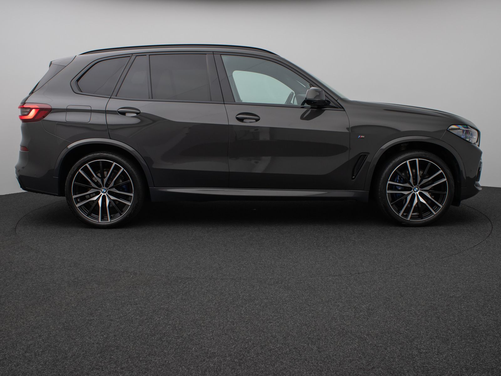 Fahrzeugabbildung BMW X5 M50i Panorama 360° Laser HUD H/K Individual