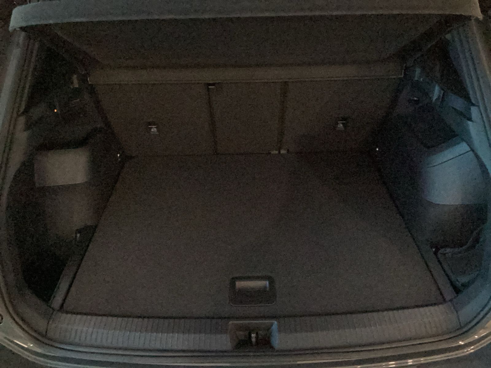 Volkswagen Tiguan R-Line 2,0 l TDI SCR 4MOTION AHK foto 4