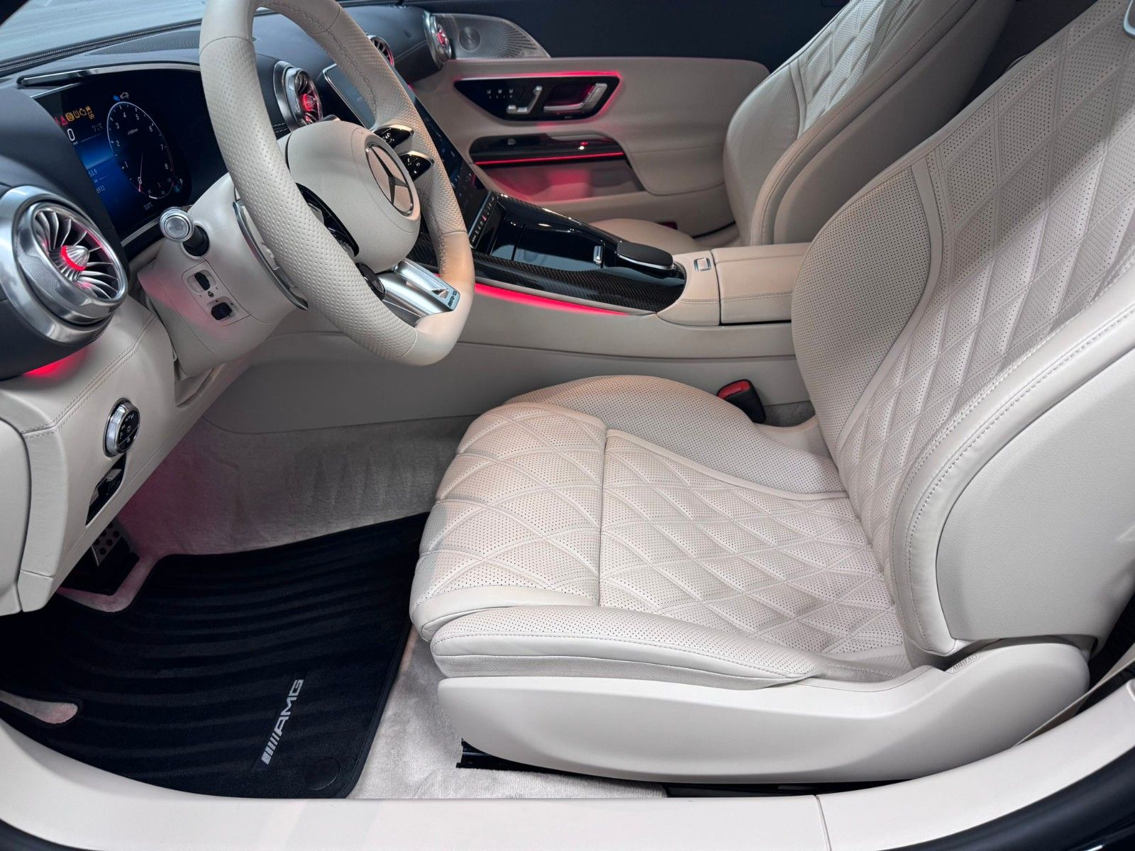 Fahrzeugabbildung Mercedes-Benz SL 63 4MATIC+ *MANUFAKTUR*KERAMIK*NIGHT*