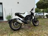 Husqvarna 401 Vitpilen/Svartpilen - HUSQVARNA VITPILEN 401