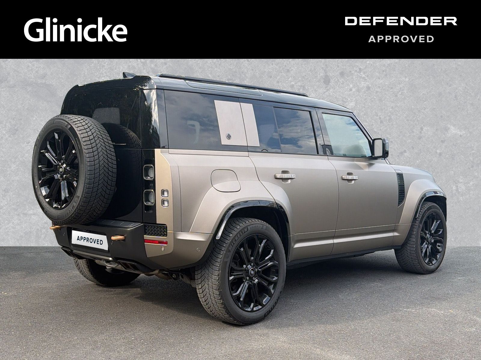 Land Rover Defender P635 V8 OCTA Black 22" Matt AHK Pano imagem 2