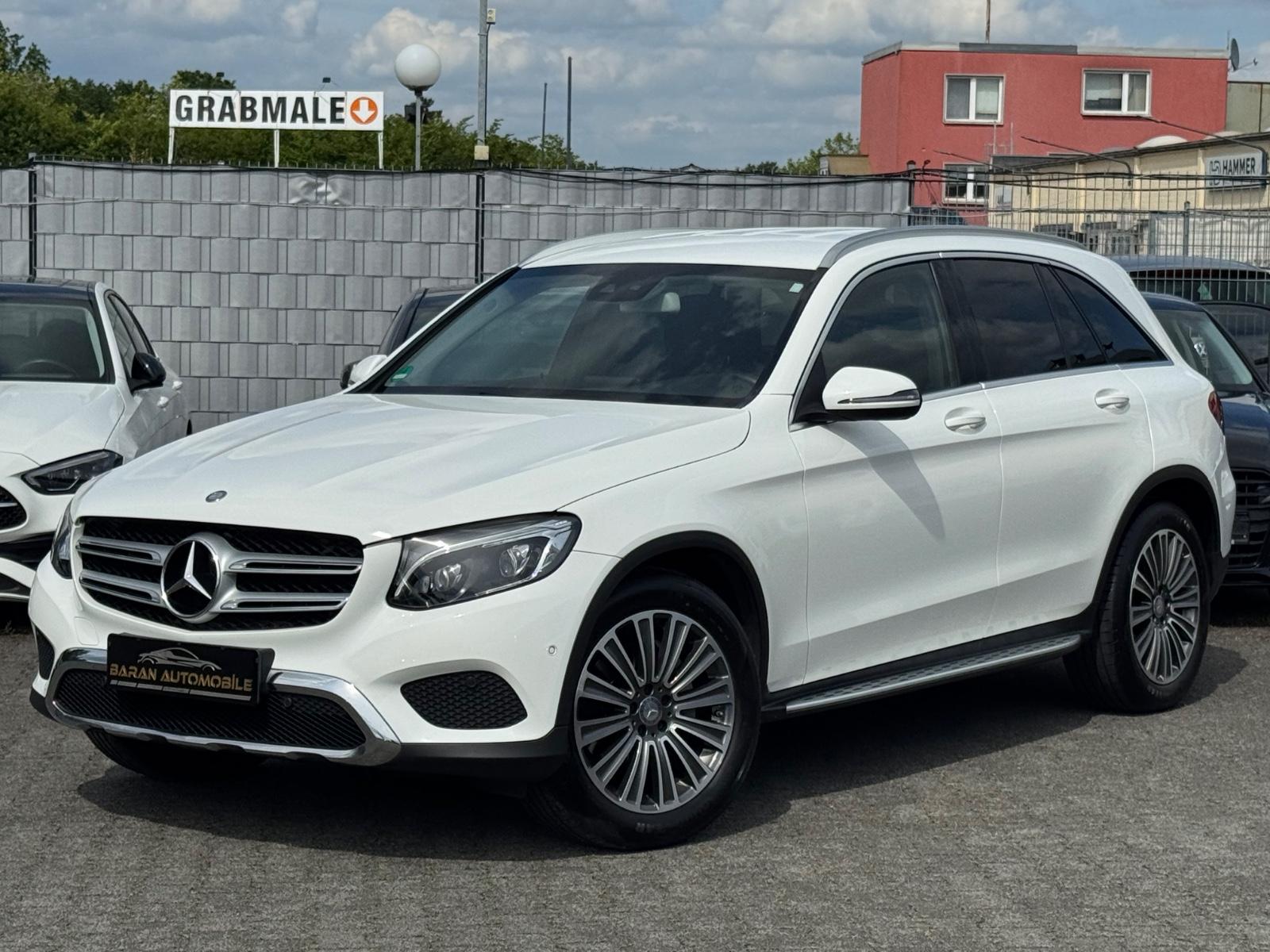 Mercedes-Benz GLC 220 d 4Matic 9 Gang AMG-Line Interieur Kamer