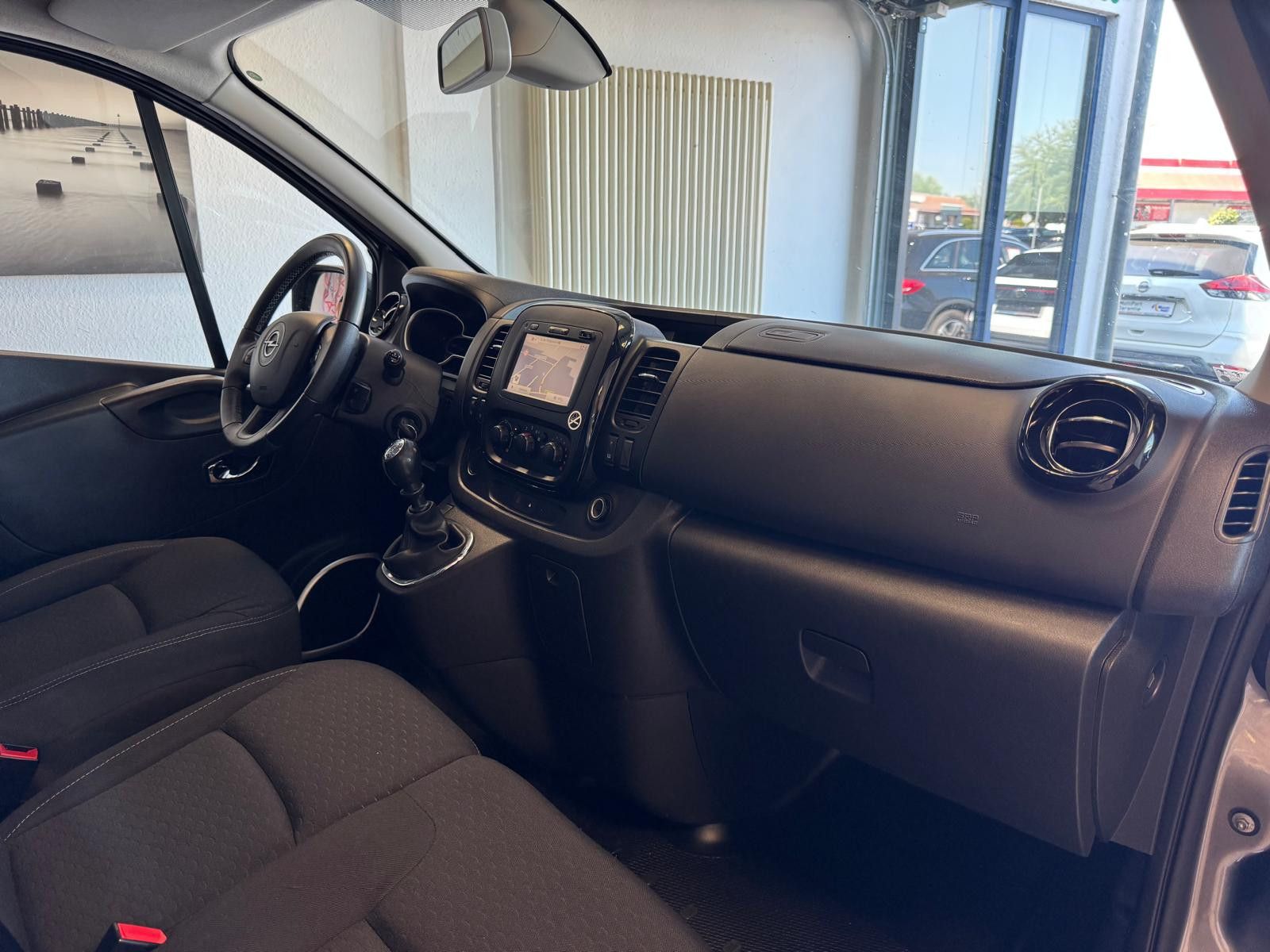 Fahrzeugabbildung Opel Vivaro Combi L1H1  2,7t/ ATM mit Belegen 72700Km