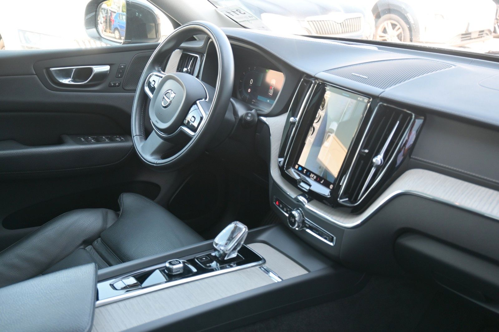 Fahrzeugabbildung Volvo XC60 T6 Inscript. PHEV AWD*HUD*Connect Edi.*360°