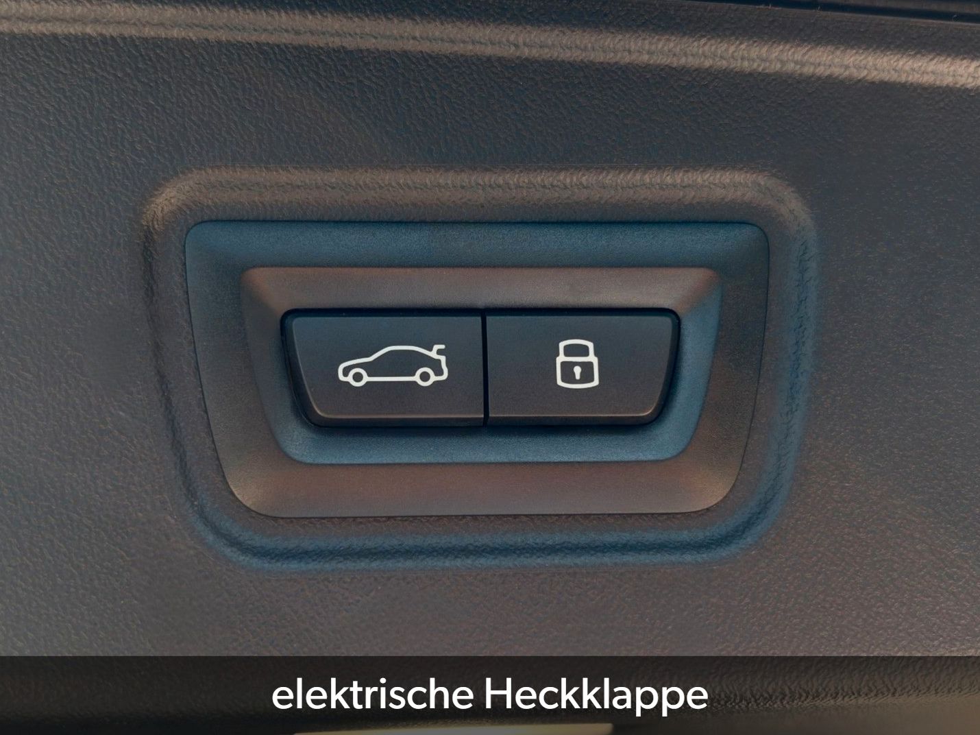 Fahrzeugabbildung BMW i5 eDrive40 Touring M Sport Shadow 360° B&W HuD