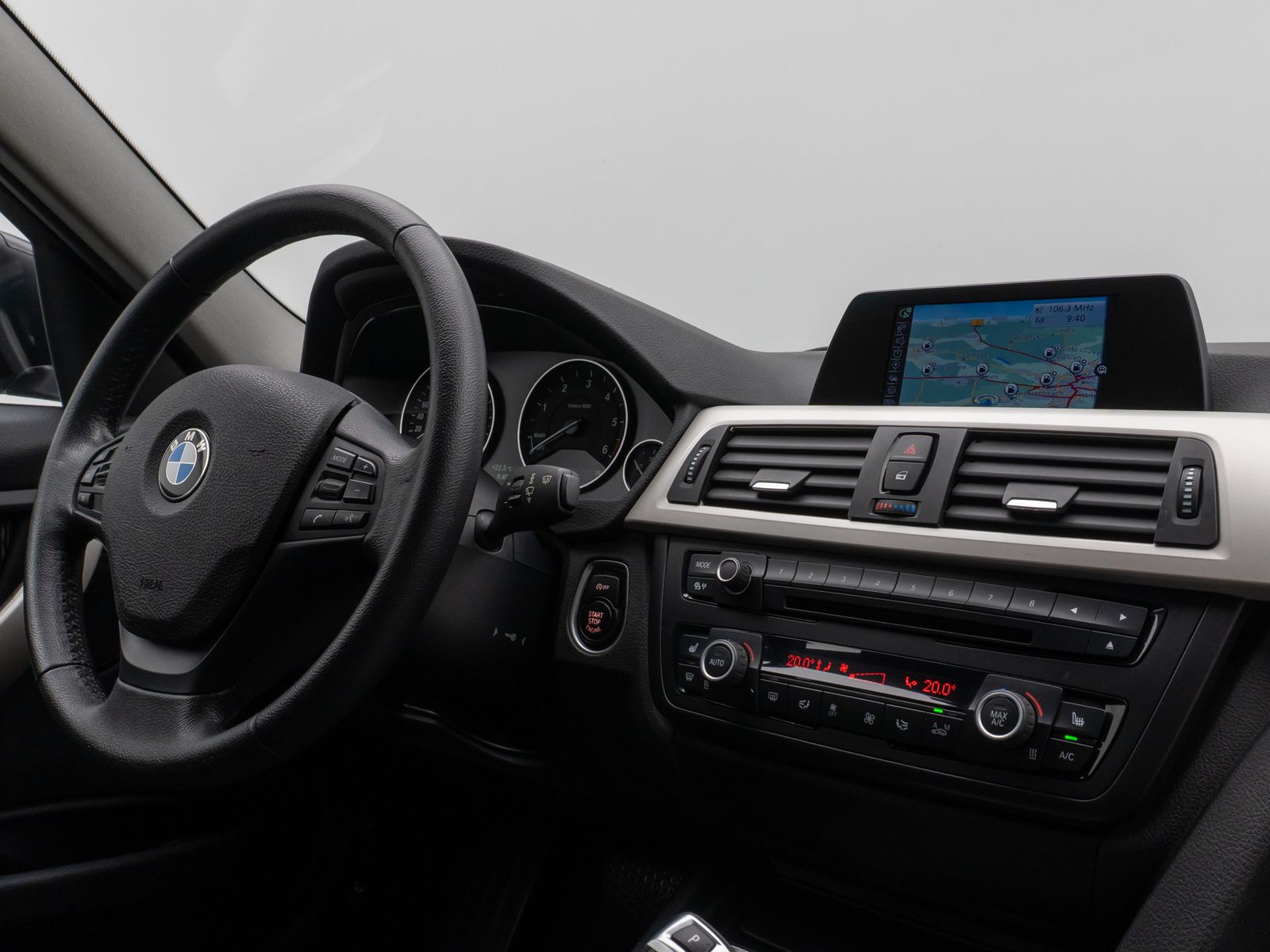 Fahrzeugabbildung BMW 320d Navi PDC Sitzhzg Xenon Geschwindigkeitsreg