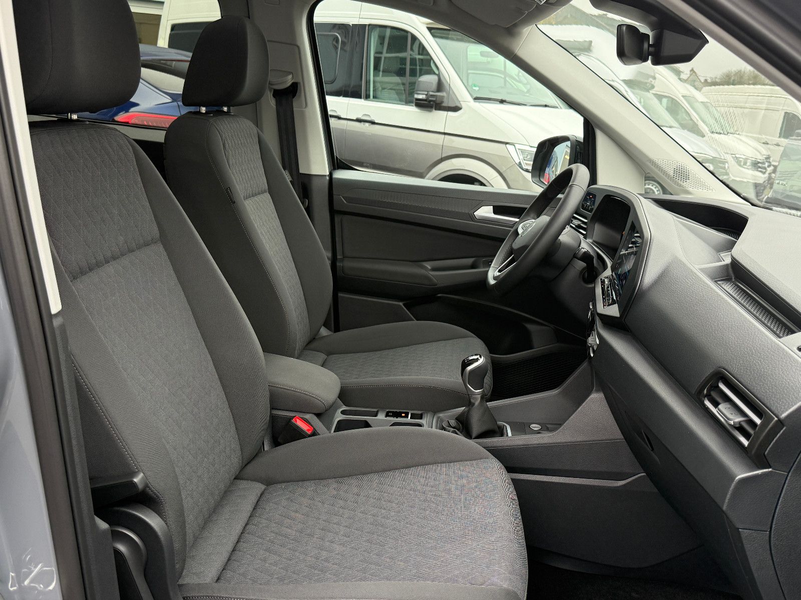 Fahrzeugabbildung Volkswagen Caddy Edition Maxi 7-Sitzer ACC AHK LED Pano Kam