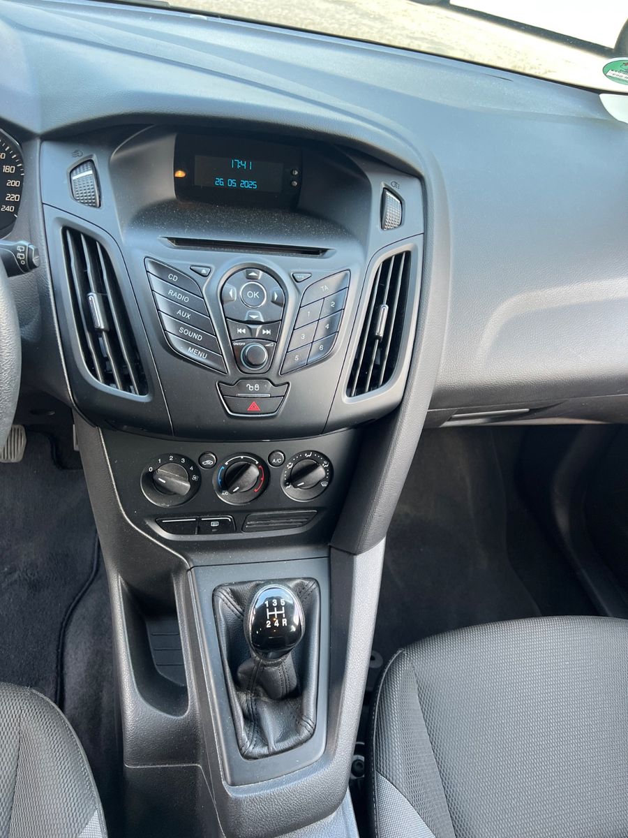 Fahrzeugabbildung Ford Focus Turnier 1.6 Ambiente