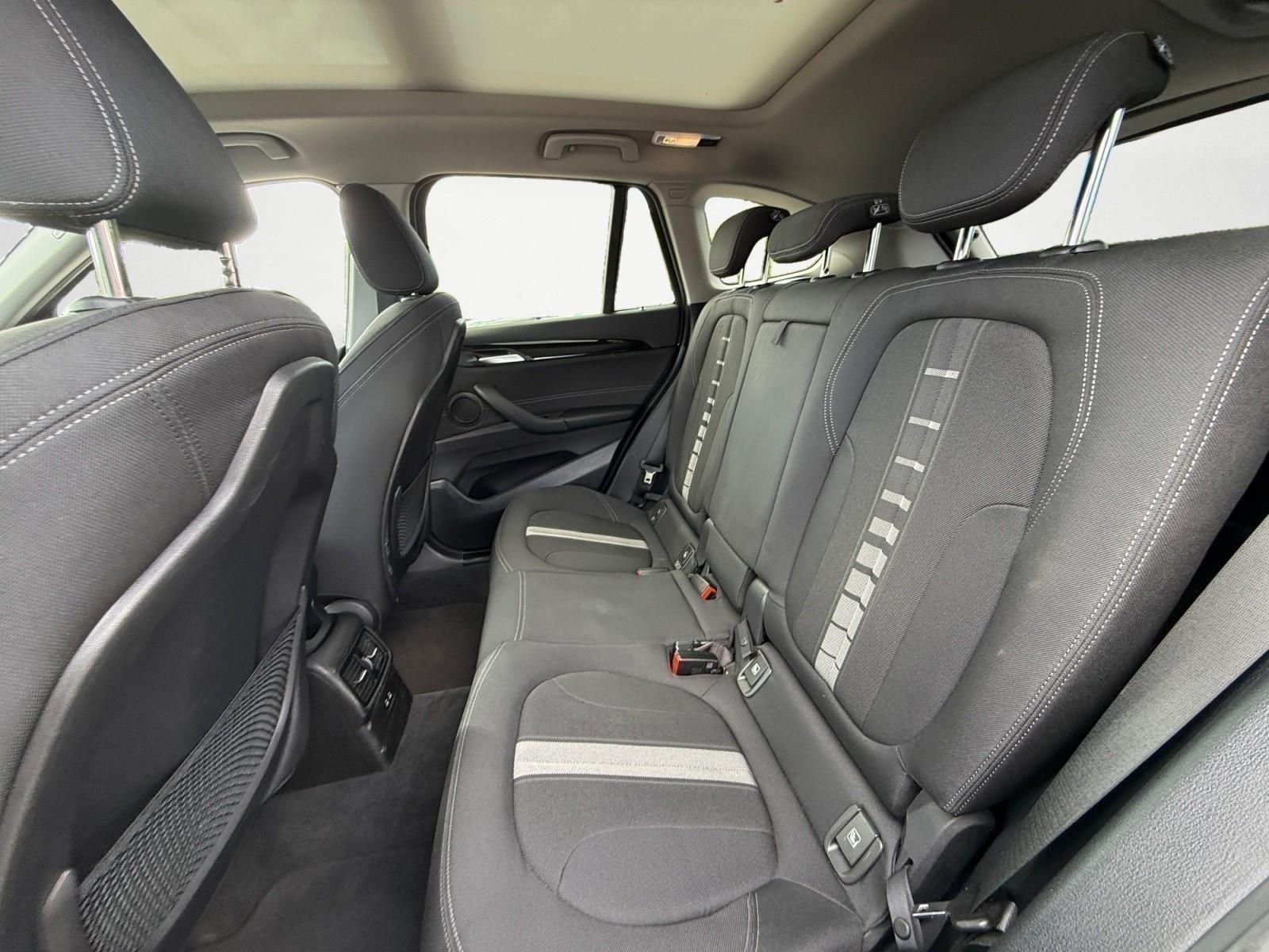 BMW X1 sDrive18d Advantage Aut. Panorama AHK Rückfah, миниатюра 14