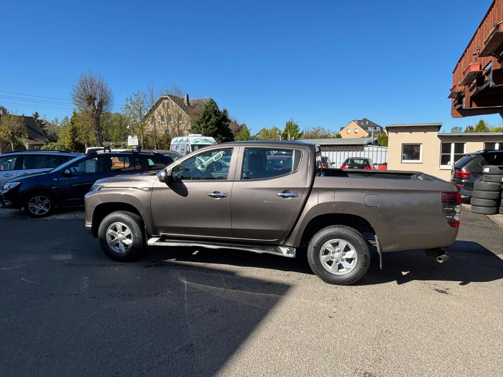 Mitsubishi L200 Basis Doppelkabine 4WD