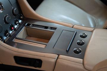 2004 Aston Martin DB9 缩略图 22
