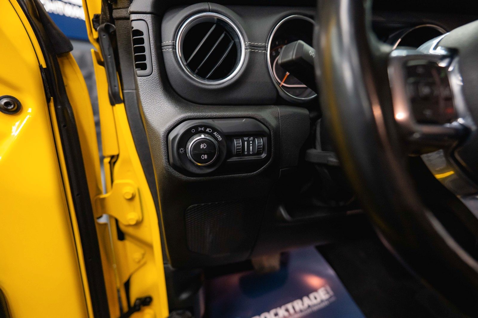 Fahrzeugabbildung Jeep Wrangler 3.6 V6 UNLIMITED SAHARA OFFROAD 4x4 LED