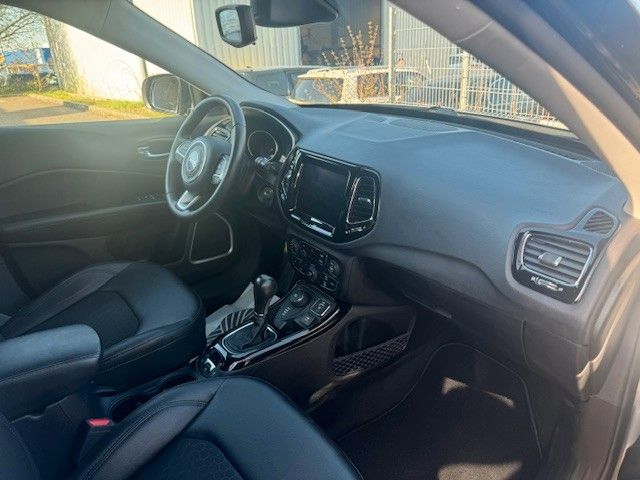 Fahrzeugabbildung Jeep Compass  4WD AUTOMATIK LEDER NAVI KAMERA AHK