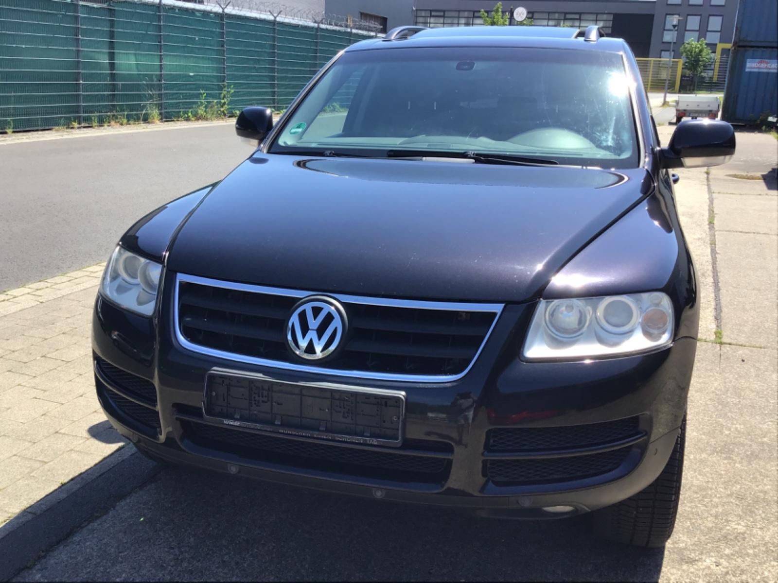 Volkswagen Touareg 2006 — rear view
