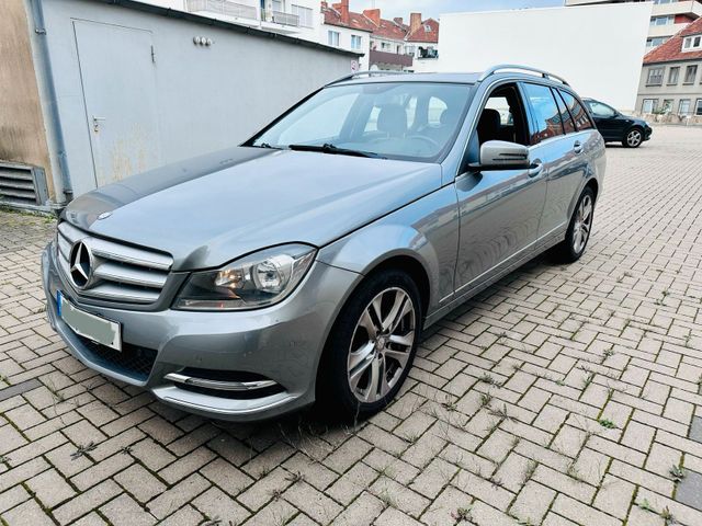 Mercedes-Benz (W204) C180 CDI BlueEFFICENC...