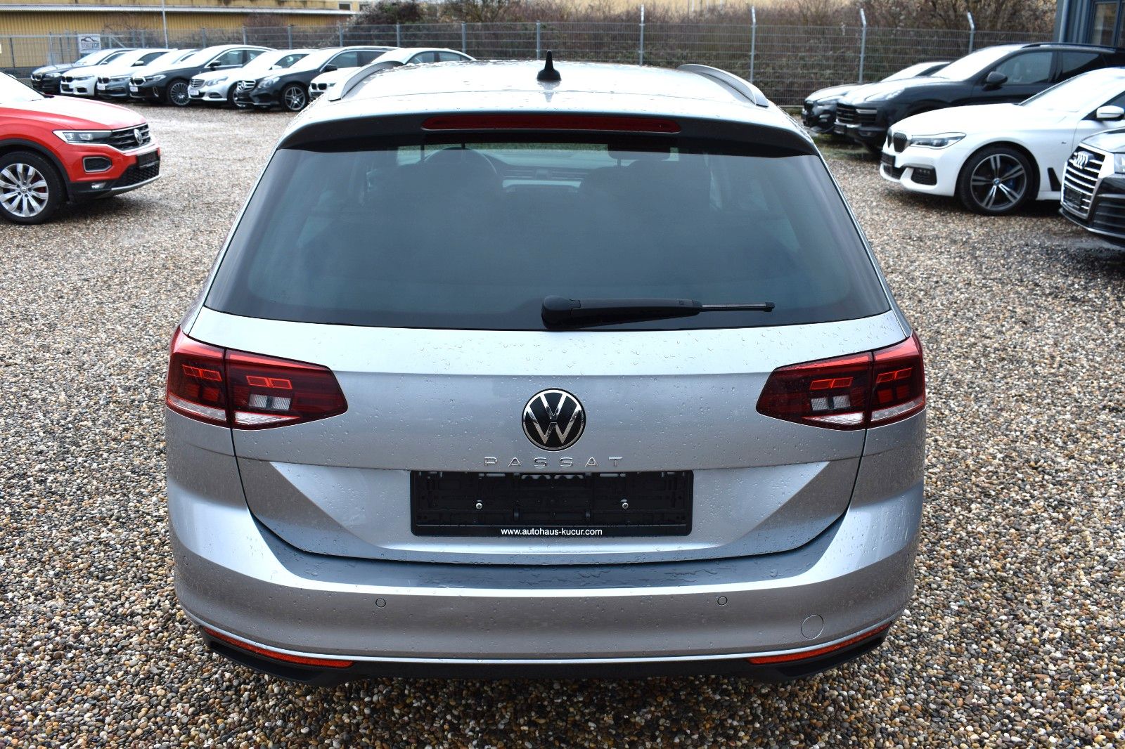 Fahrzeugabbildung Volkswagen Passat Variant Conceptline DSG AHK LED